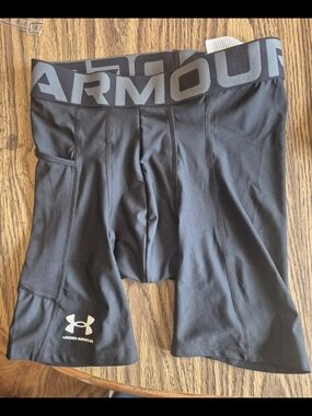 Under Armour Black Compression Shorts with Branded Waistband and Side Pocket